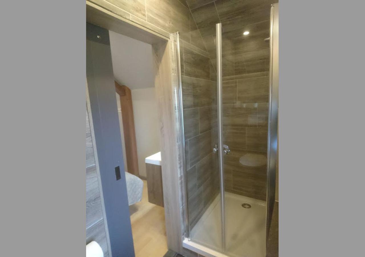 De Cyprian Bed & Breakfast Kaard Экстерьер фото
