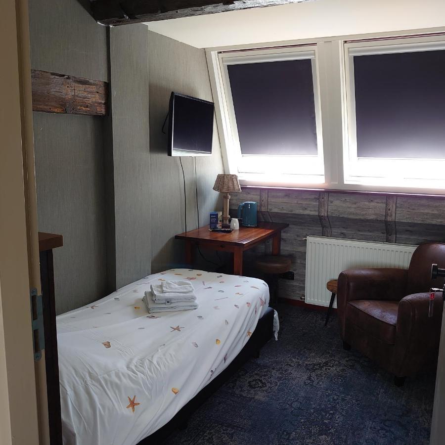 De Cyprian Bed & Breakfast Kaard Экстерьер фото