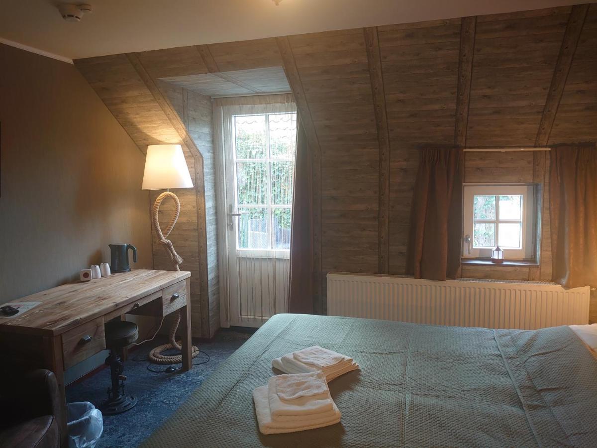 De Cyprian Bed & Breakfast Kaard Экстерьер фото